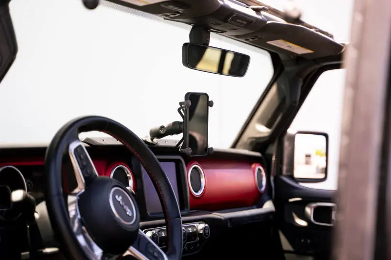Dv8 Offroad 18-23 Jeep Gladiator Digital Device Dash Mount 1